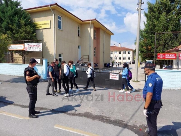 Okul çevrelerine sıkı denetim 5 kişi yakalandı