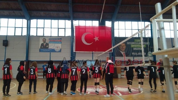 Voleybol Müsabakalarında ilk maçlar oynandı