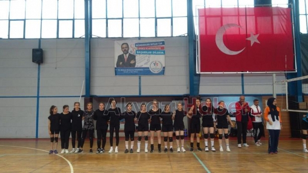 Voleybol Müsabakalarında ilk maçlar oynandı
