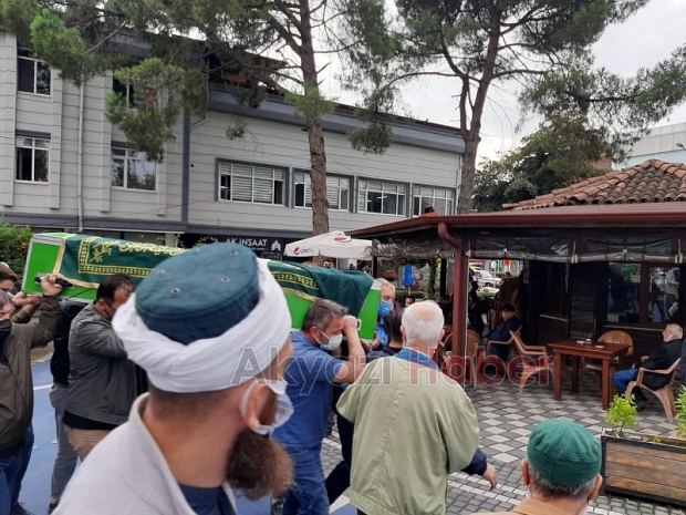 Nezahat Sak vefat etti