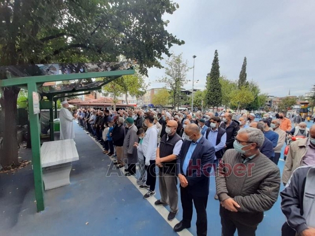 Nezahat Sak vefat etti