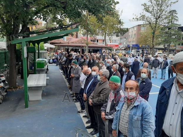 Nezahat Sak vefat etti