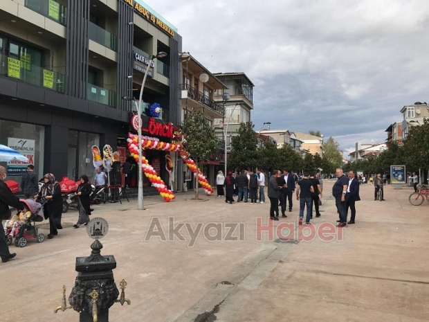 Öncü Döner'in 93. Şubesi Akyazı'da açıldı