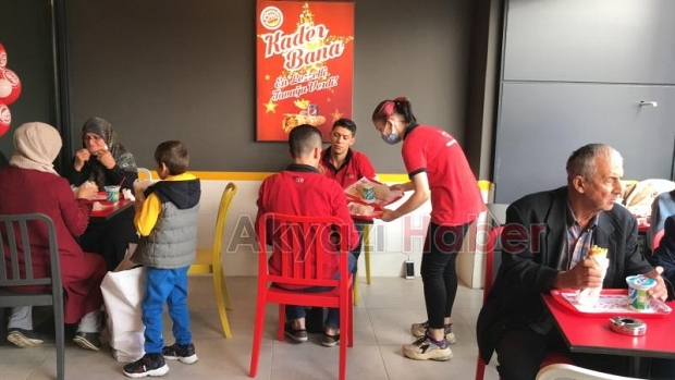 Öncü Döner'in 93. Şubesi Akyazı'da açıldı
