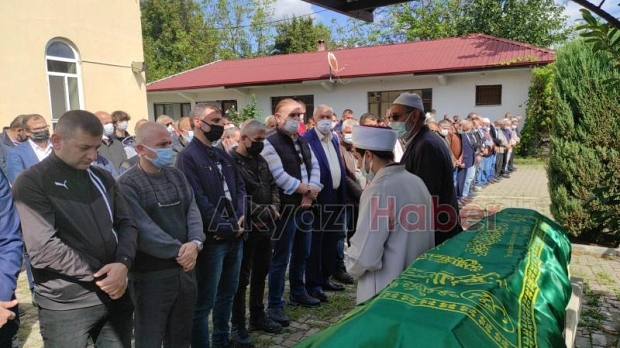  İrfan Özmert toprağa verildi