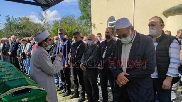  İrfan Özmert toprağa verildi