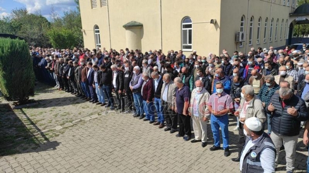  İrfan Özmert toprağa verildi