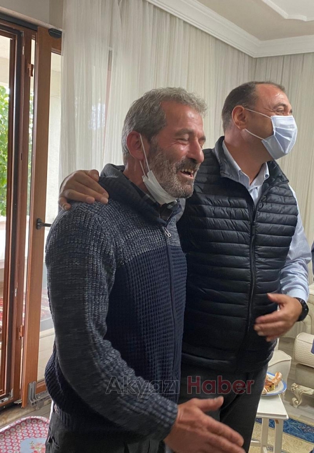 Vali Kaldırım Muhtarın davetini kırmadı evine misafir oldu