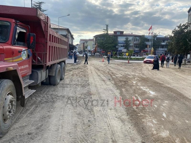 Akyazı belediyesi Merkezde çalışmalara başladı