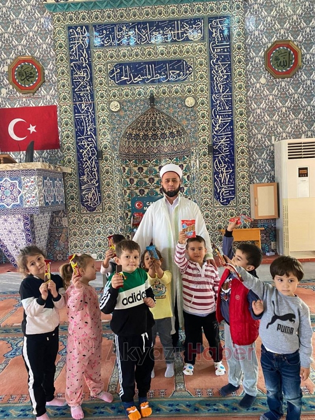 Çocuklara camiyi böyle sevdiriyorlar