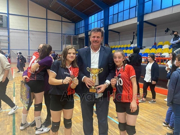 Akyazıda voleybol şöleni