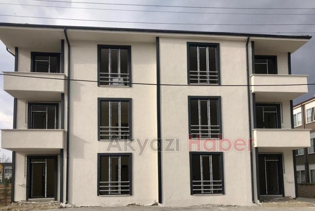 Akyazı MYO karşısında öğrenciye kiralık daire