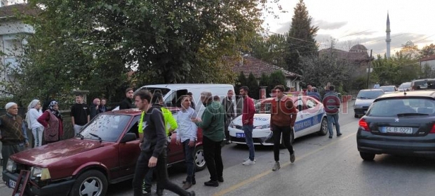Küçük Çocuğa Otomobil Çarptı 