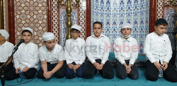 Akyazı İmam Hatip Ortaokulundan kandil programı
