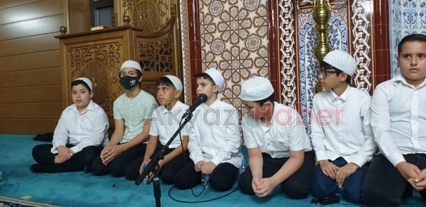 Akyazı İmam Hatip Ortaokulundan kandil programı