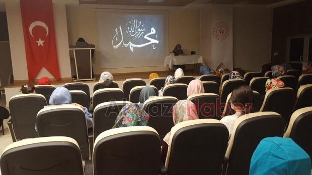 Akyazı KYK'da Mevlid Kandili programı düzenlendi