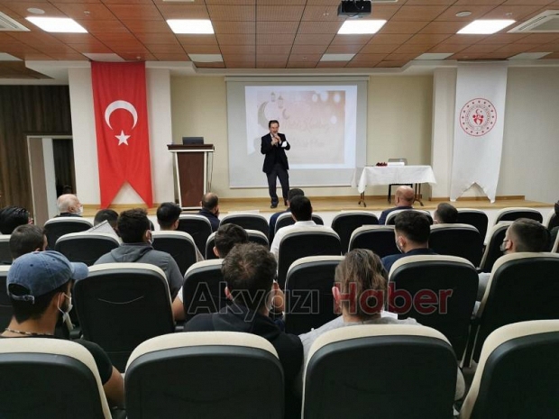 Akyazı KYK'da Mevlid Kandili programı düzenlendi