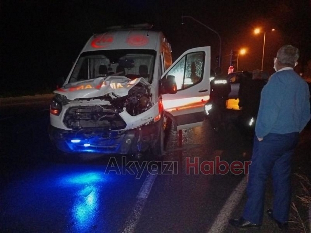 Dün uyardık bugün ambulans ineğe çarptı