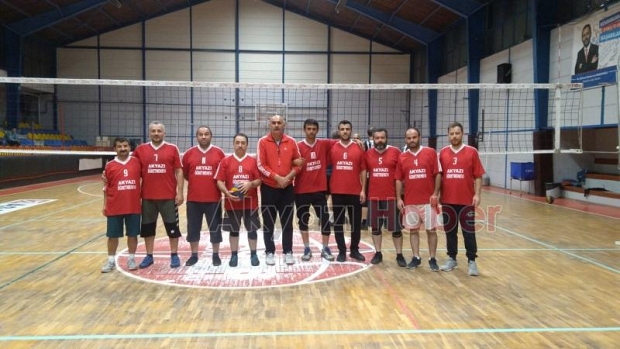 Öğretmenler arası Voleybol Turnuvası'nda şampiyon belli oldu