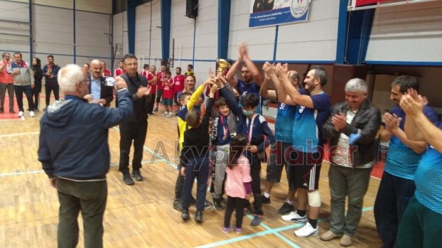 Öğretmenler arası Voleybol Turnuvası'nda şampiyon belli oldu