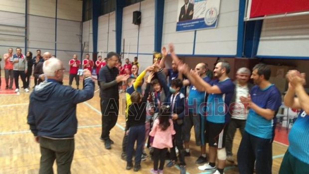 Öğretmenler arası Voleybol Turnuvası'nda şampiyon belli oldu