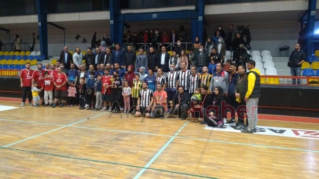 Öğretmenler arası Voleybol Turnuvası'nda şampiyon belli oldu
