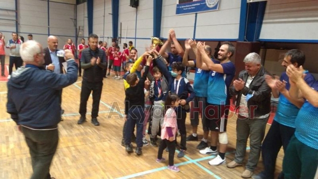 Öğretmenler arası Voleybol Turnuvası'nda şampiyon belli oldu
