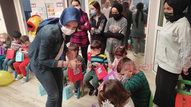 Öğretim üyelerinden ana okulunda hijyen etkinliği