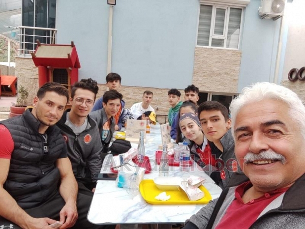 Akyazılı Kick Bokscular turnuvaya damga vurdu