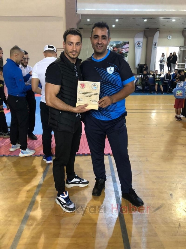 Akyazılı Kick Bokscular turnuvaya damga vurdu
