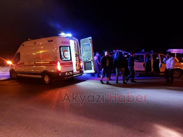 Kazancı kavşağında feci kaza; Anne ve çocuğu yola fırladı