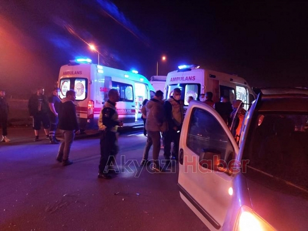 Kazancı kavşağında feci kaza; Anne ve çocuğu yola fırladı