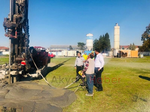 Başkan Soykan, Gençlik Merkezi ve Spor Kompleksi çalışmalarını inceledi