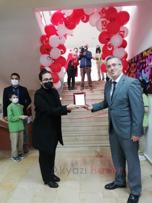 Akyazı'da Prof.Dr. Yücel Yüksel adına kütüphane açıldı