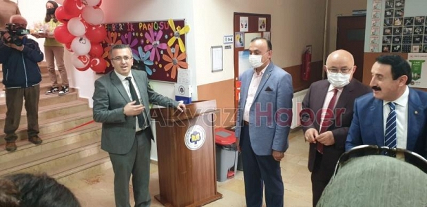 Akyazı'da Prof.Dr. Yücel Yüksel adına kütüphane açıldı