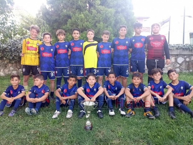 Oğlu futbolcu olsun istedi, kendi antrenör oldu