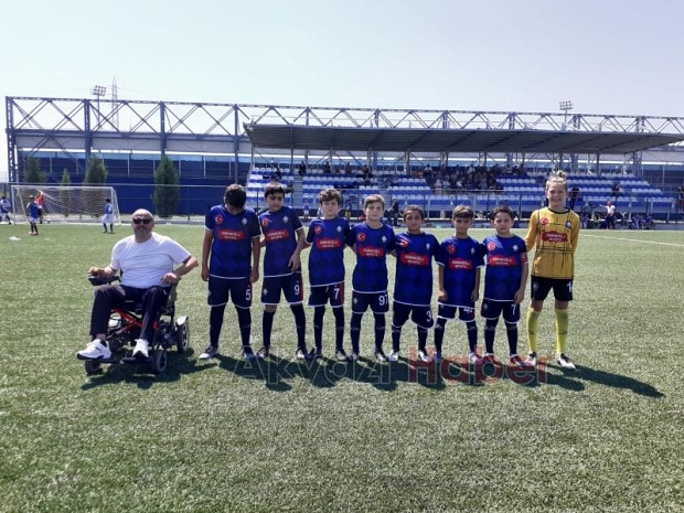 Oğlu futbolcu olsun istedi, kendi antrenör oldu