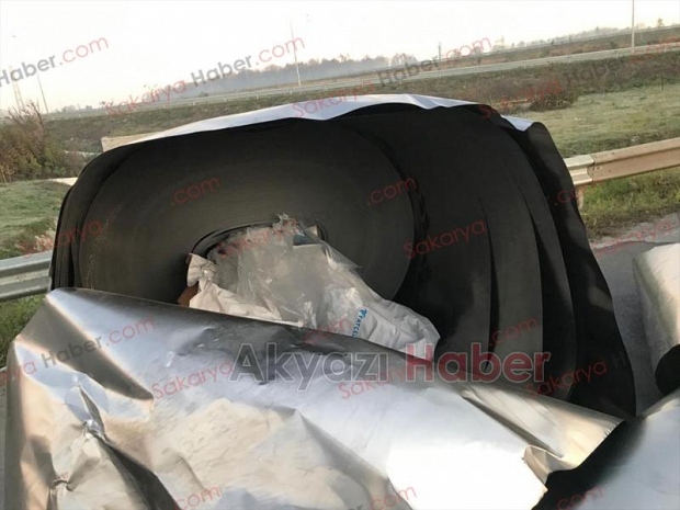 Kamyon otomobili biçti: 3 yaralı