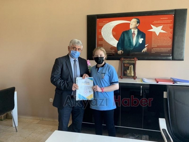 Akyazılı Ecrin Dünya Şampiyonu oldu