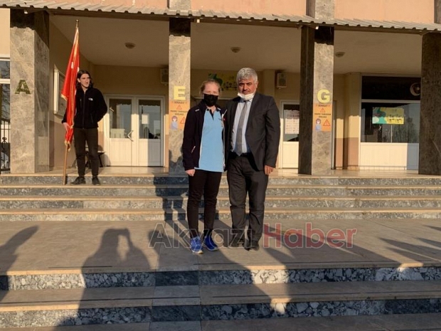 Akyazılı Ecrin Dünya Şampiyonu oldu