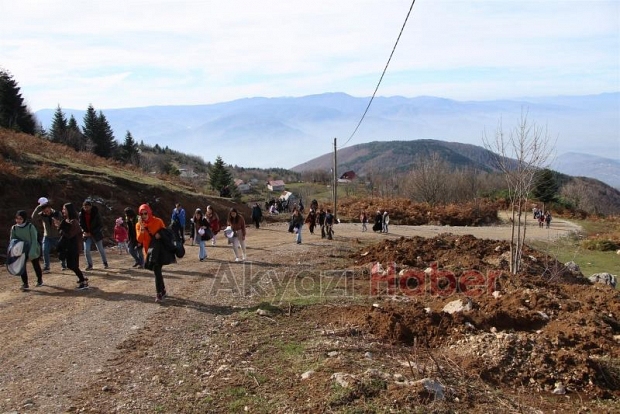 Akyazı Belediyesi'nden üniversite öğrencilerine doğa gezisi