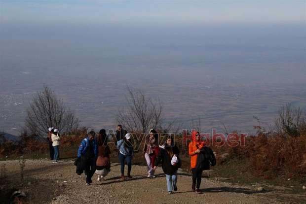 Akyazı Belediyesi'nden üniversite öğrencilerine doğa gezisi
