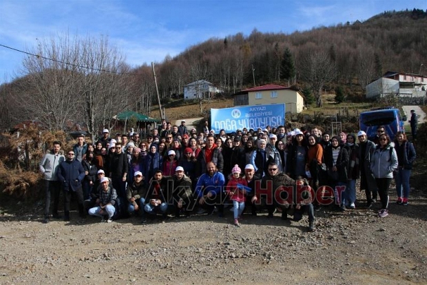 Akyazı Belediyesi'nden üniversite öğrencilerine doğa gezisi