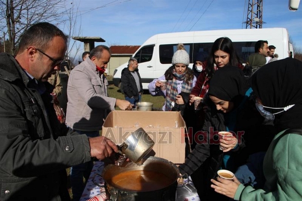 Akyazı Belediyesi'nden üniversite öğrencilerine doğa gezisi
