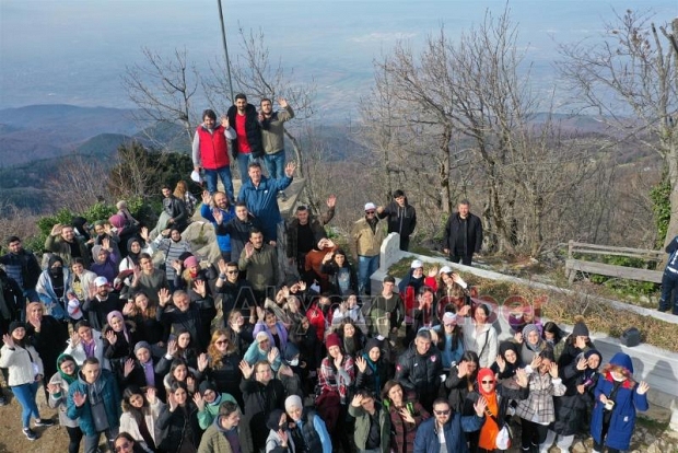 Akyazı Belediyesi'nden üniversite öğrencilerine doğa gezisi