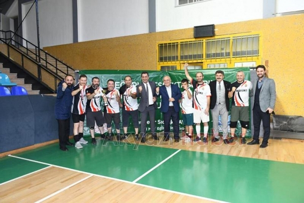 Öğretmenlerin Voleybol Turnuvası heyecanı