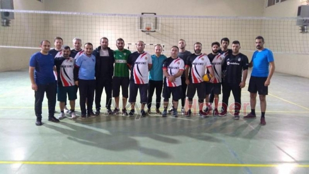Öğretmenlerin Voleybol Turnuvası heyecanı