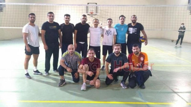 Öğretmenlerin Voleybol Turnuvası heyecanı
