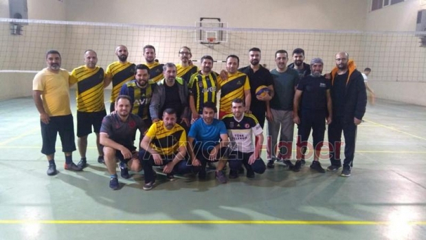 Öğretmenlerin Voleybol Turnuvası heyecanı