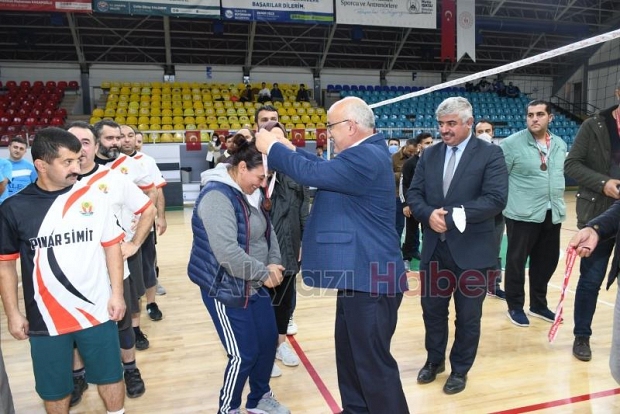 Öğretmenlerin Voleybol Turnuvası heyecanı